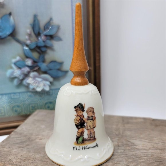 Hummel  Goebel Wood Handle Porcelain Bell Sisters - Picture 3 of 7